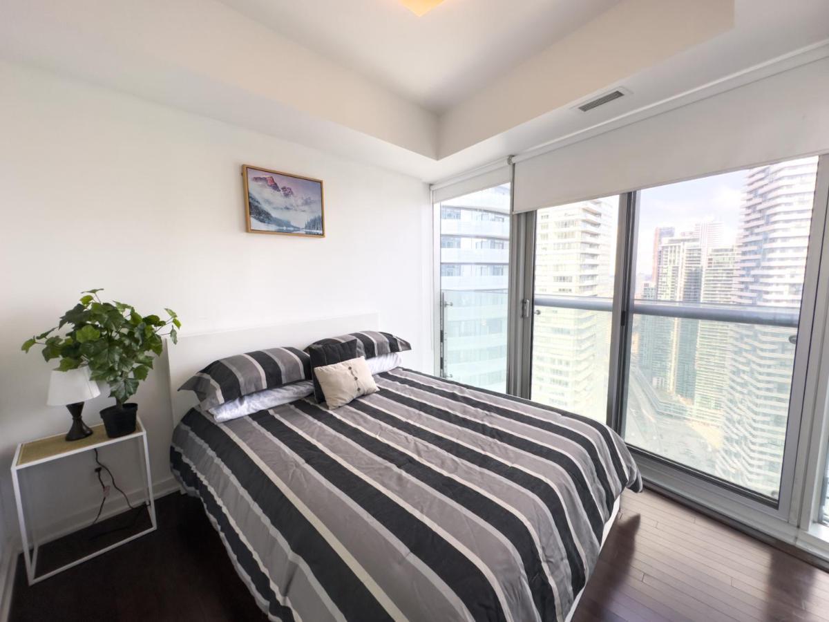 Luxury 2 Bedrooms With Lakeview Cn Tower Entertainment District Rogers Centre Toronto Exterior foto