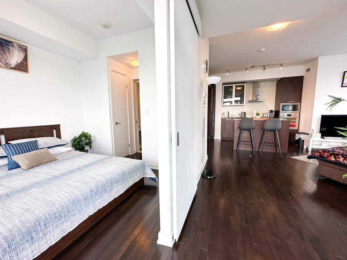 Luxury 2 Bedrooms With Lakeview Cn Tower Entertainment District Rogers Centre Toronto Exterior foto