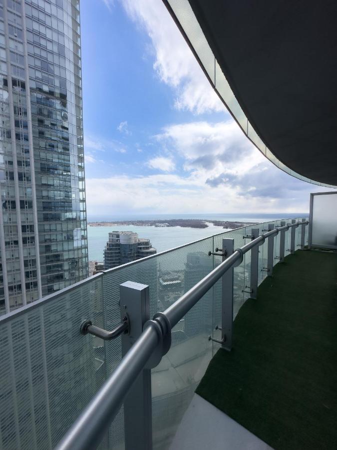 Luxury 2 Bedrooms With Lakeview Cn Tower Entertainment District Rogers Centre Toronto Exterior foto