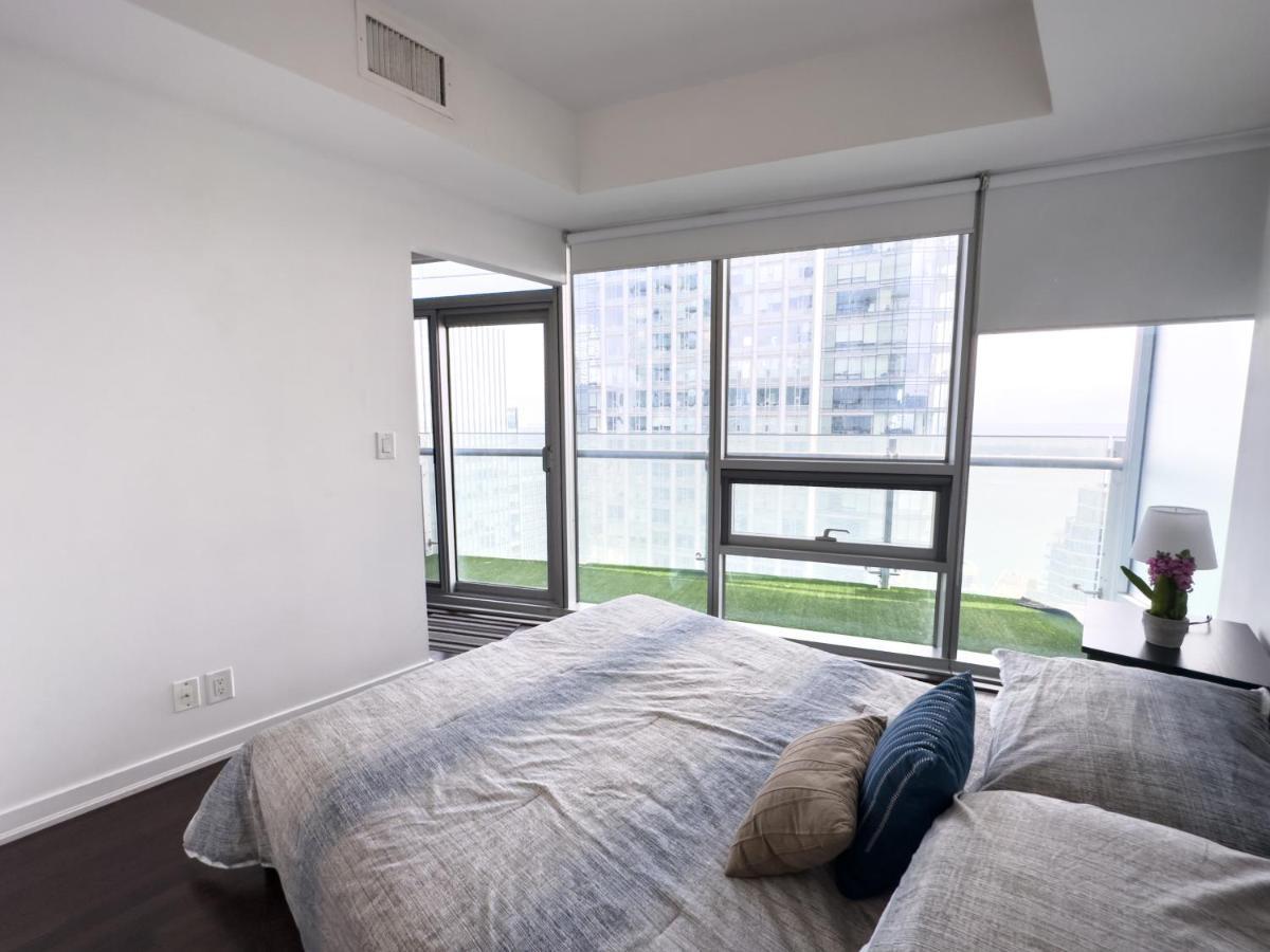 Luxury 2 Bedrooms With Lakeview Cn Tower Entertainment District Rogers Centre Toronto Exterior foto